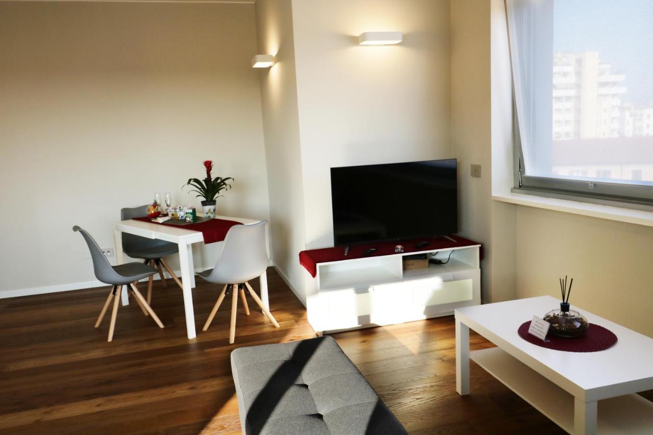 Aparthotel Isola Милан Экстерьер фото